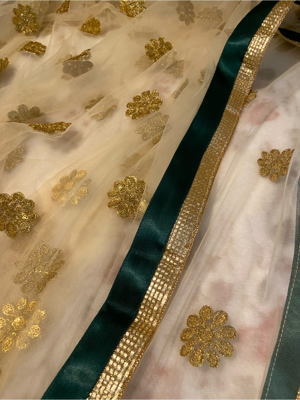 Indian Elegant Floral Gold Sequin Cream and Green Women's Net Scarf Dupatta Veil - Picture 4 of 6